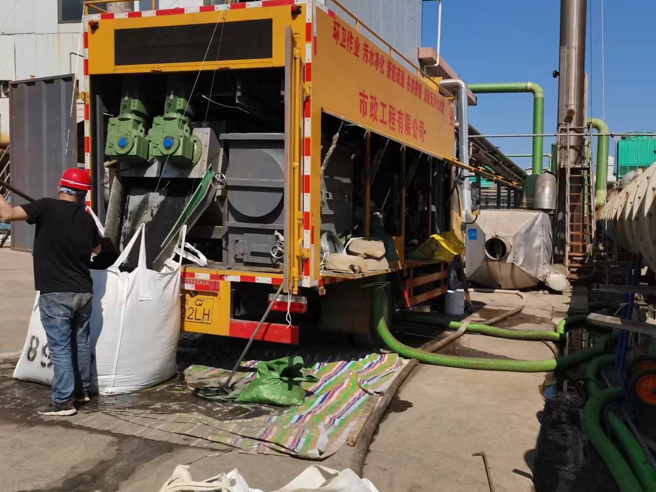 广阳淤泥压干处理